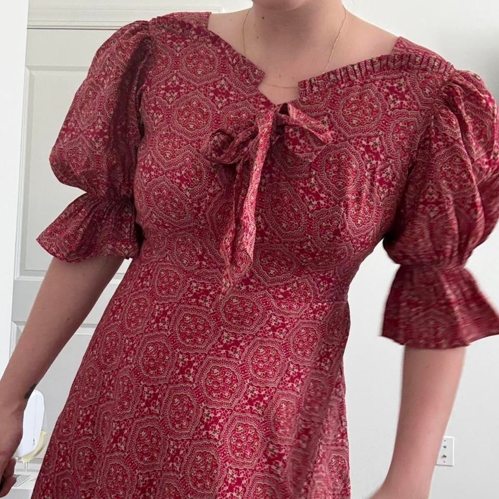 Red Paisley Puff Sleeve Tie Front Midi Dress — Size M (6-8) - Picture 3 of 8